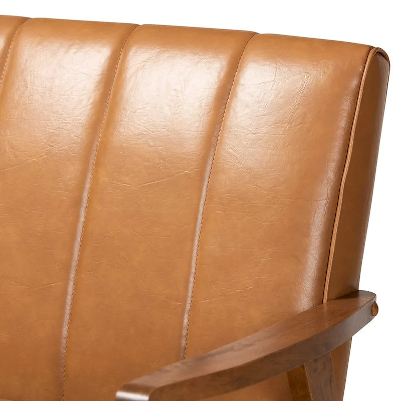 Sofa ze sztucznej skóry i drewna orzechowego | Tapicerka w kolorze jasnobrązowym | Salon w stylu Mid-Century Modern