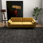 Aksamitna złota kanapa do salonu w stylu mebli Mid Century Modern Clayton