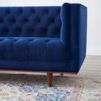 Sofa tapicerowana aksamitem | Pikowanie guzikami w kształcie rombów | Styl glamour art déco | Nogi z drewna kauczukowego | Obciążenie do 400 kg
